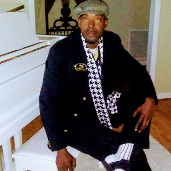 Meet your Posher, Kendell - Picture 1 of 1